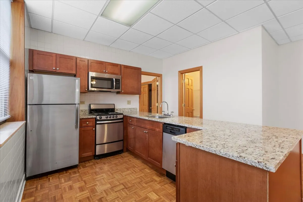 620 W Belmont Ave, ,  60657, USA 60657-unit#402-Chicago-IL