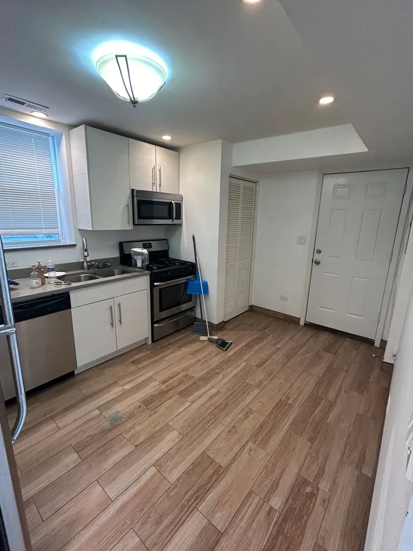 3450 W Waveland Ave, ,  60618, USA 60618-unit#BW-Chicago-IL