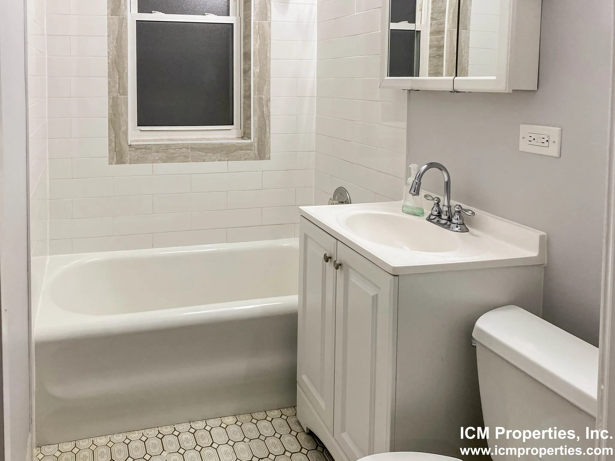 3708 N Sheffield Ave, ,  60613, USA 60613-unit#3708-407-Chicago-IL