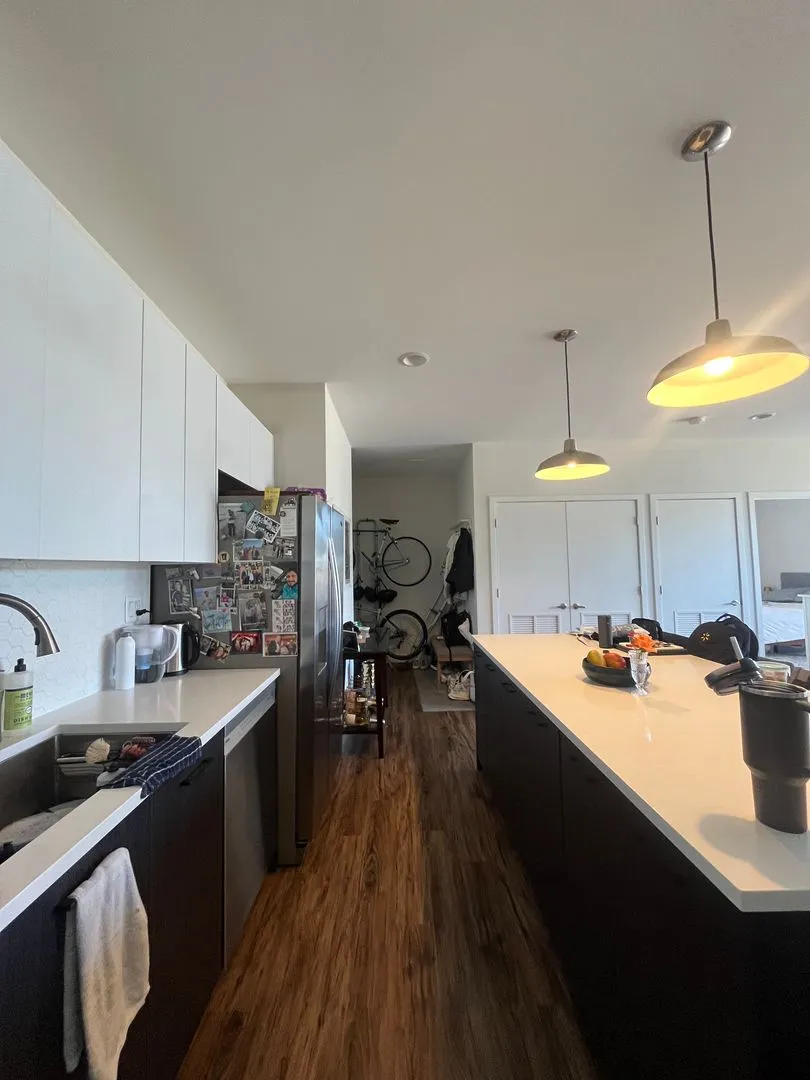 1045 W Cornelia Ave #501, ,  60657, USA 60657-Chicago-IL