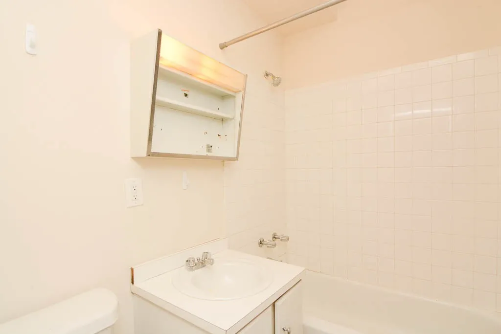 3525 N Racine Ave, ,  60657, USA 60657-unit#1W-Chicago-IL