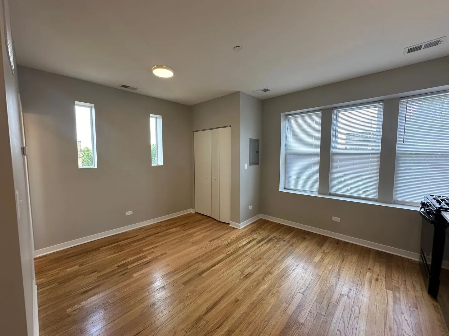 3055 W Leland Ave, , 60625, USA 60625-unit#209-Chicago-IL
