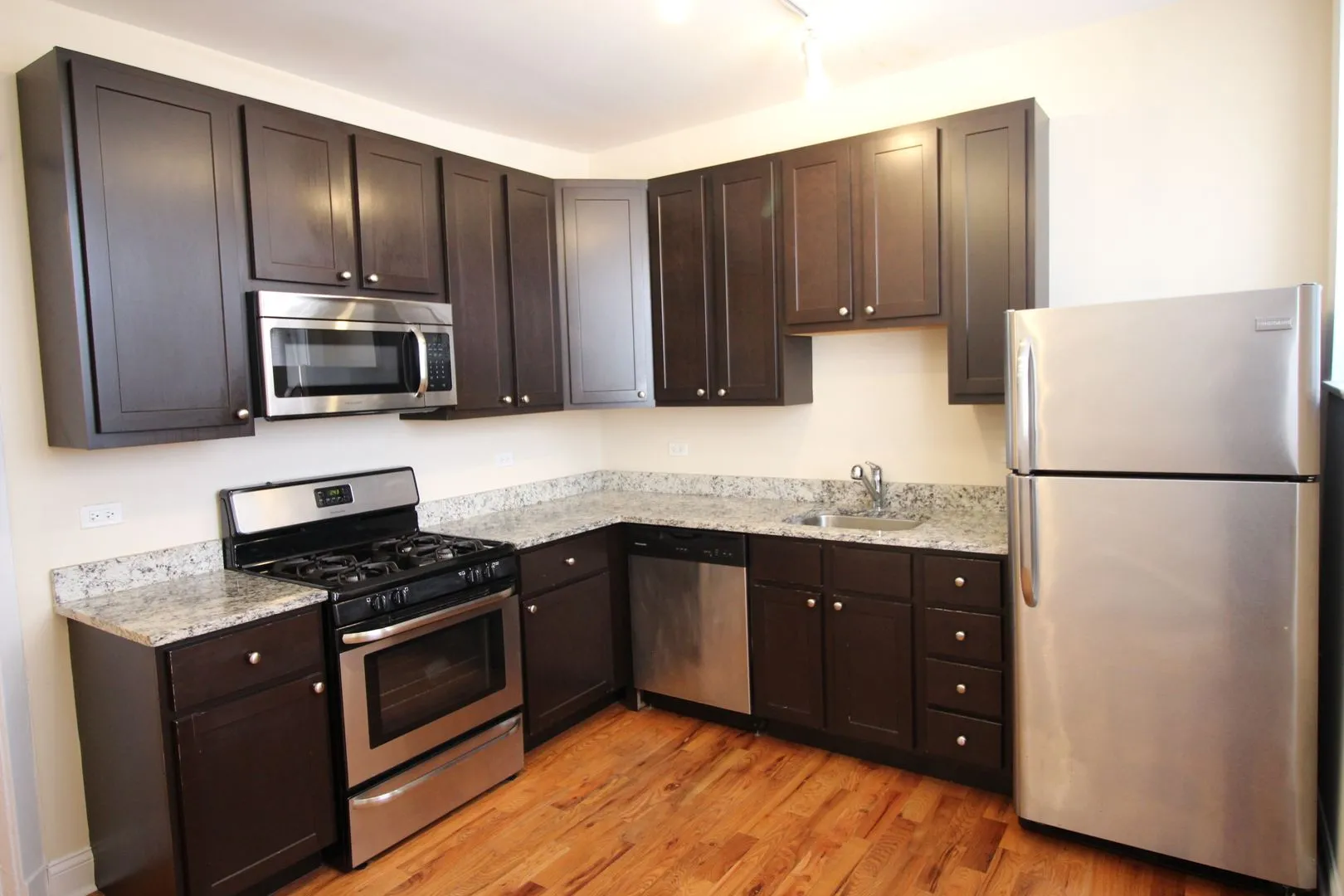 1301 W Columbia Ave, ,  60626, USA 60626-unit#3-Chicago-IL