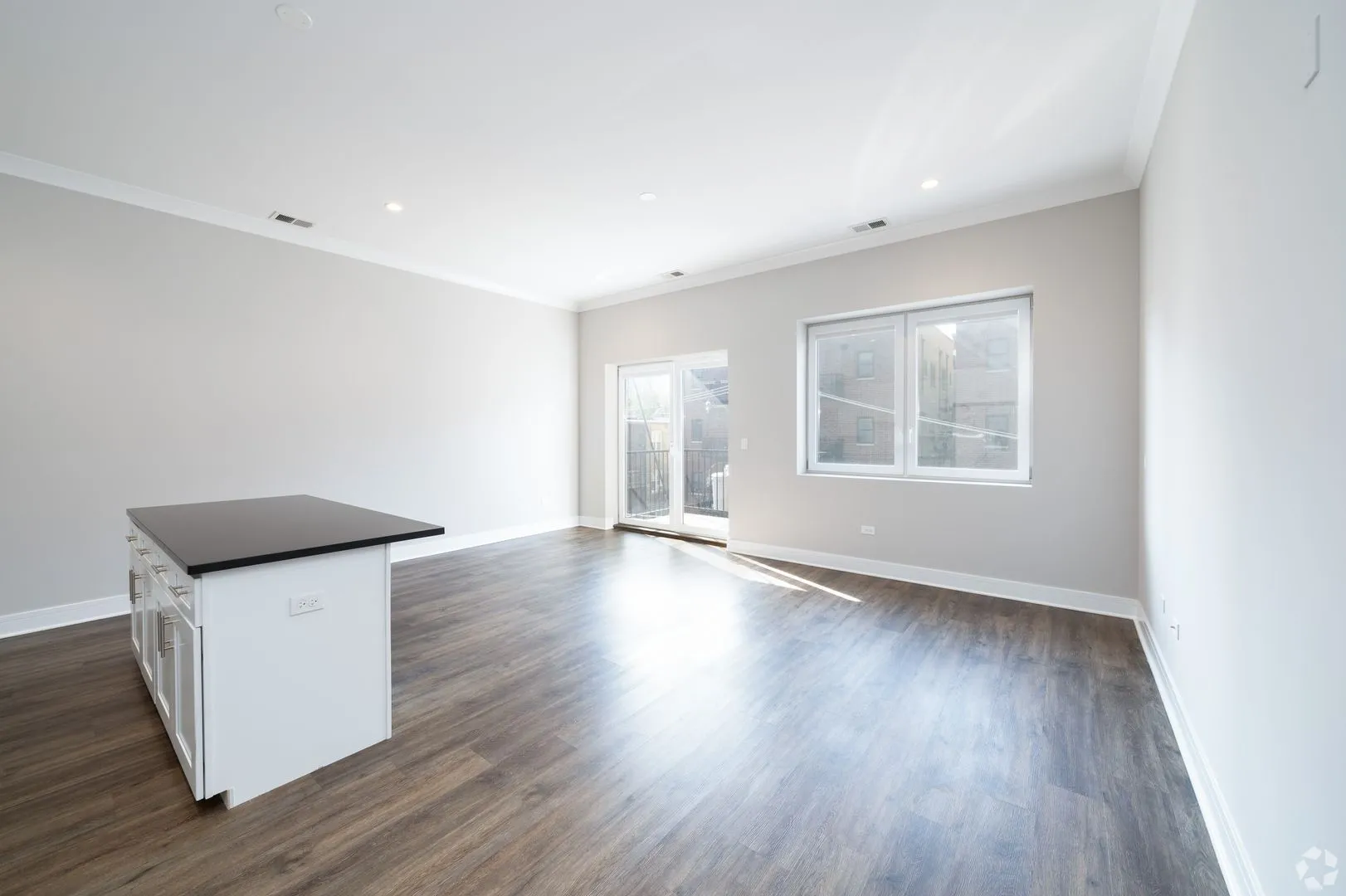 927 W Irving Park Rd, , 60613, USA 60613-unit#927-302-Chicago-IL