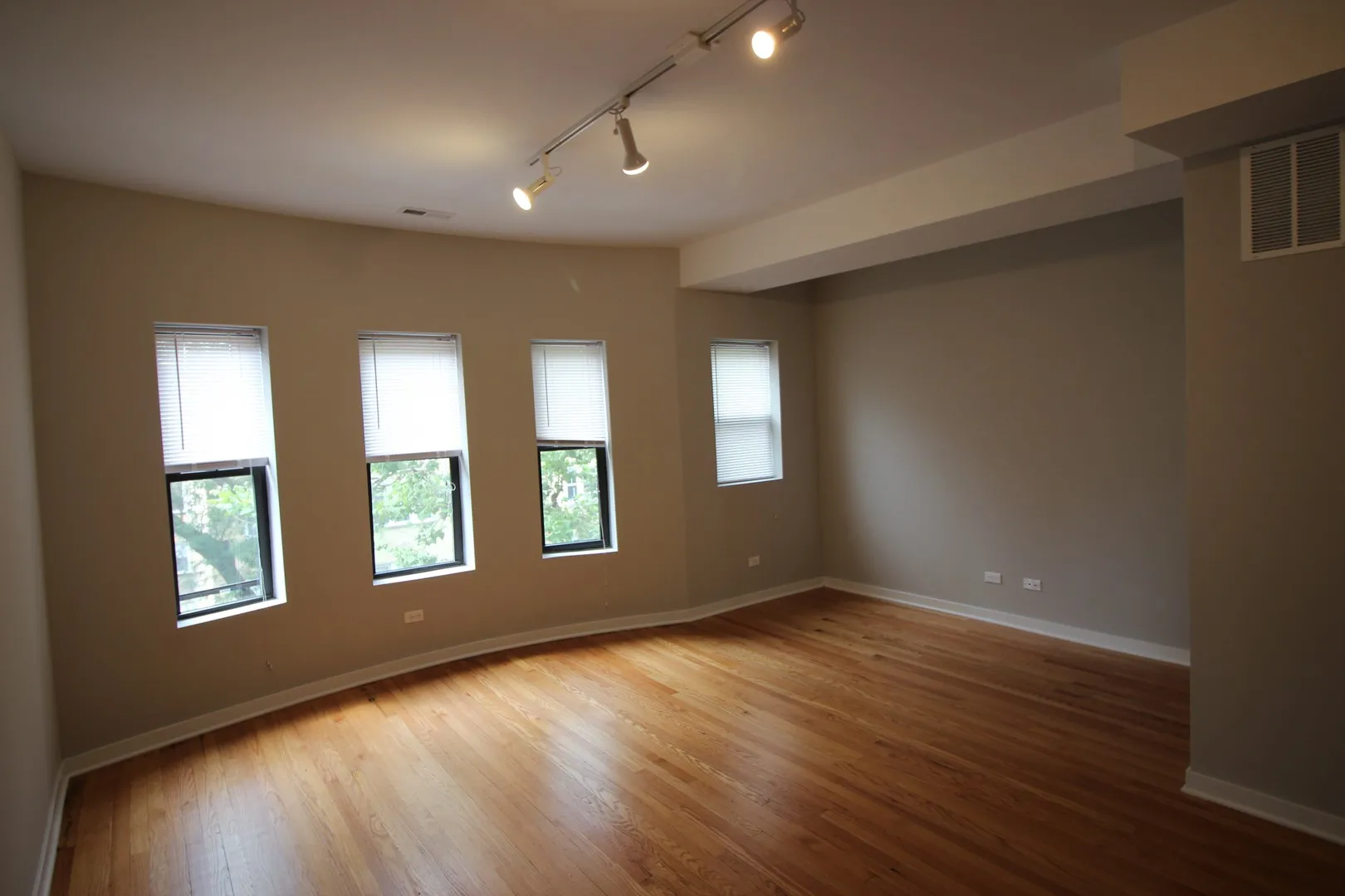 6449 N Claremont Ave, ,  60645, USA 60645-unit#2-Chicago-IL