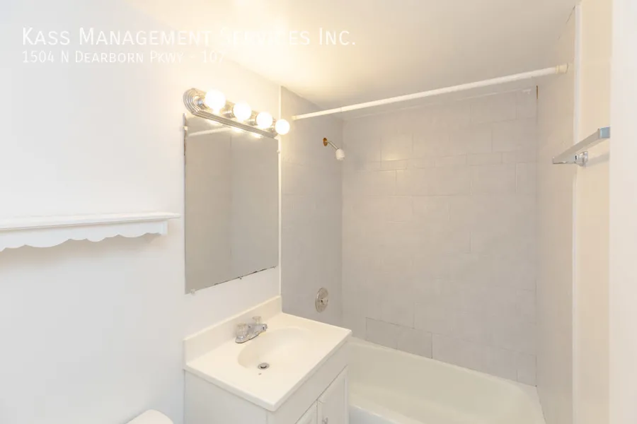 1504 N Dearborn Pkwy, ,  60610, USA 60610-unit#107-Chicago-IL