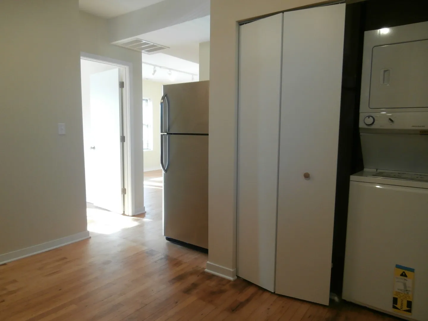 2450 W Albion Ave, , 60645, USA 60645-unit#2E-Chicago-IL