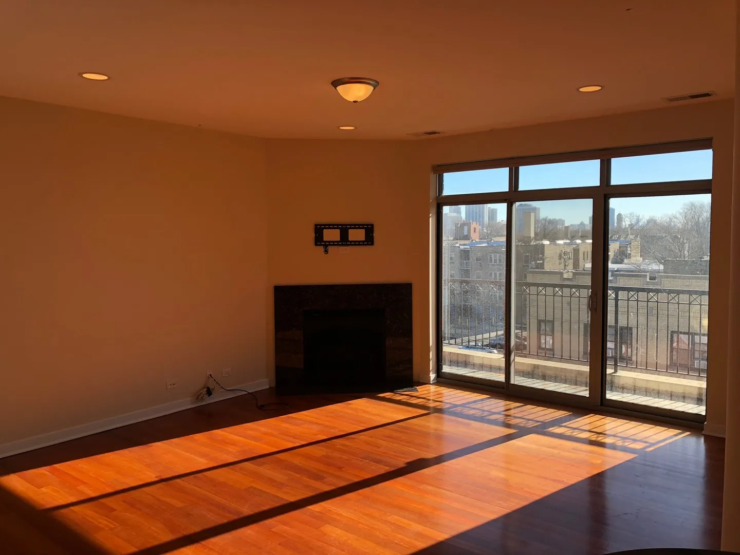6957 N Greenview Ave, , 60626, USA 60626-unit#4B-Chicago-IL