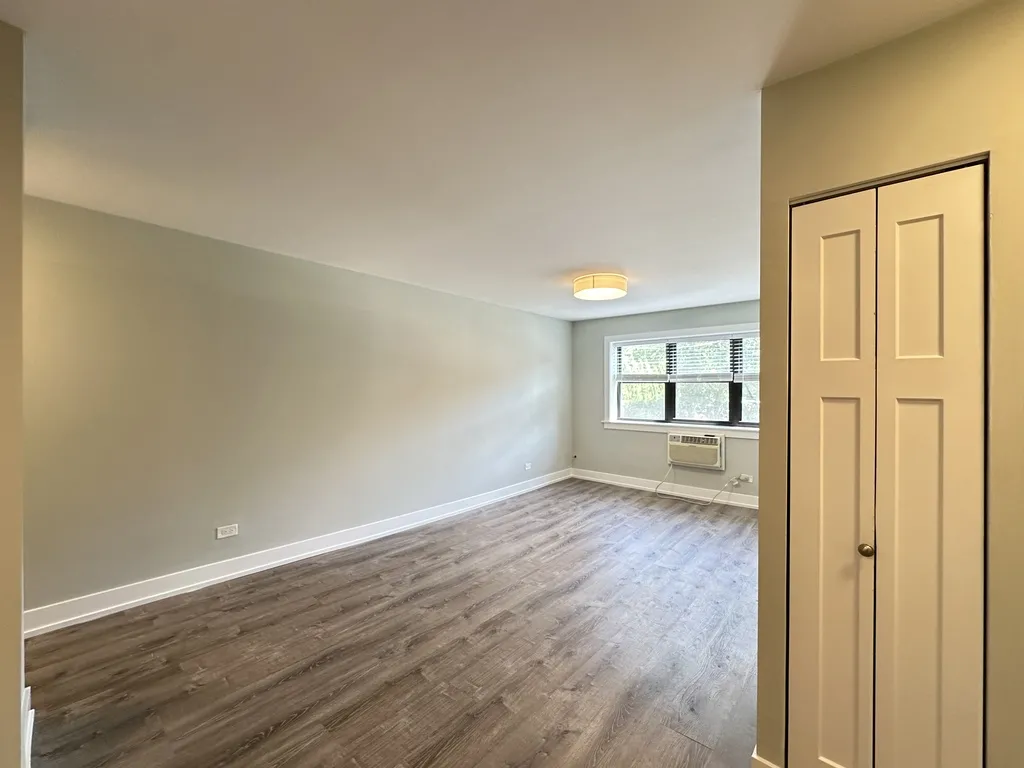 445 W Barry Ave, , 60657, USA 60657-unit#222-Chicago-IL