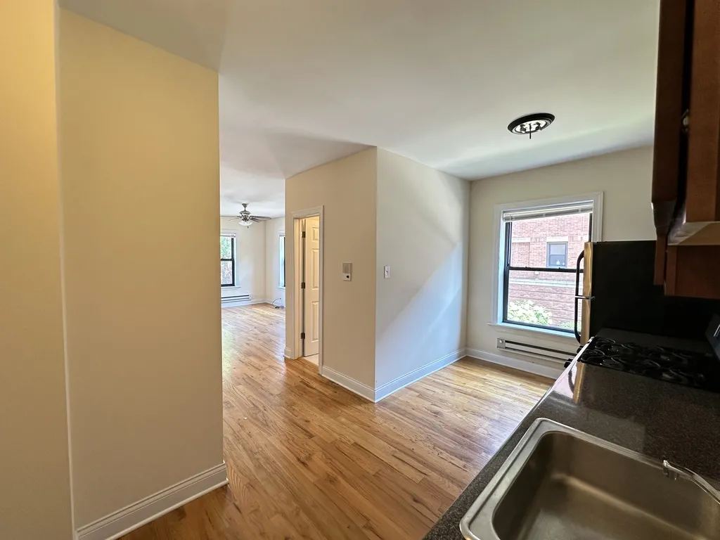 957 W Cornelia Ave, ,  60657, USA 60657-unit#1A-Chicago-IL