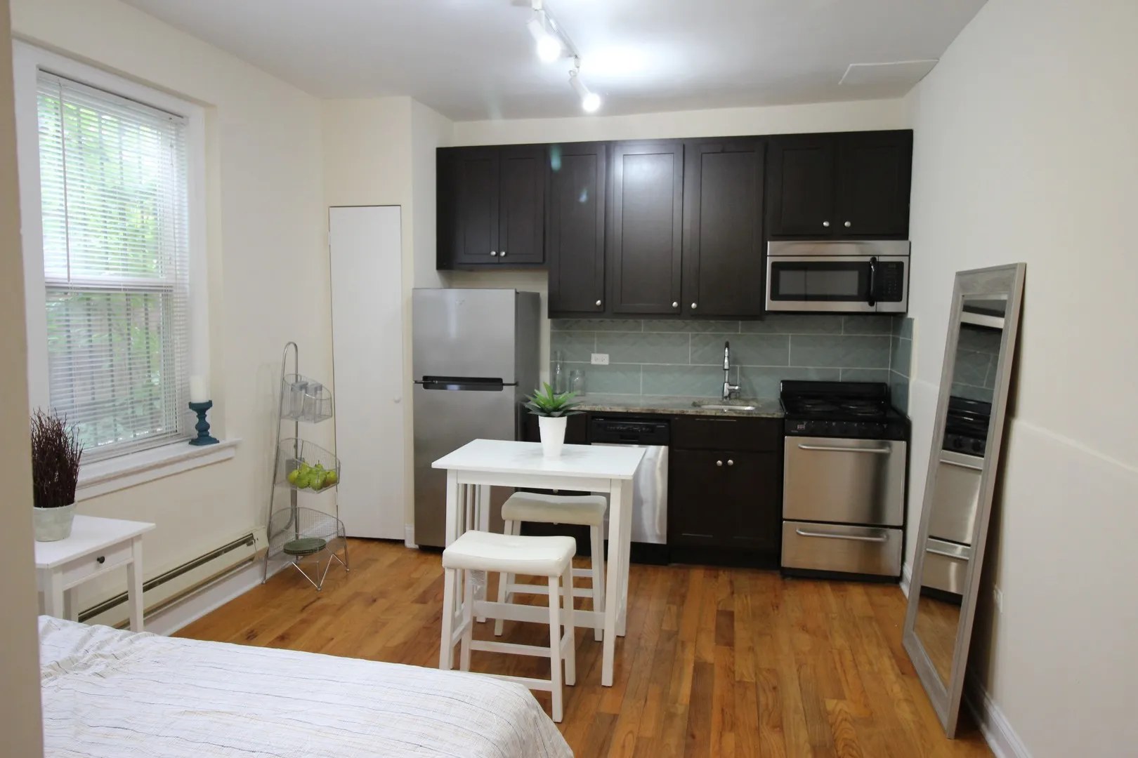 1210 W Granville Ave, , 60660, USA 60660-unit#105-Chicago-IL