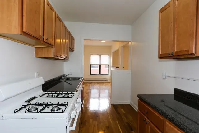 825 W Waveland Ave, ,  60613, USA 60613-unit#2S-Chicago-IL