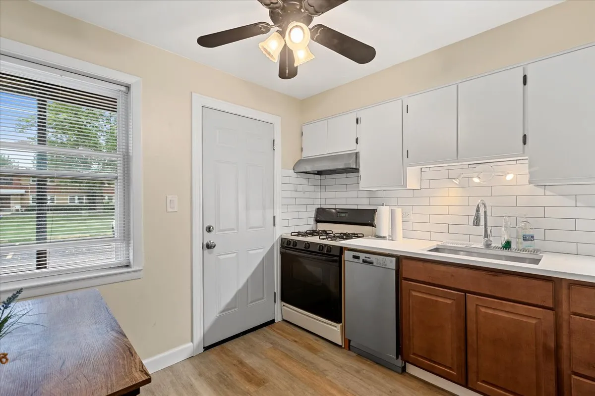 1725 Howard Ave, ,  60018, USA 60018-unit#104-Des Plaines-IL