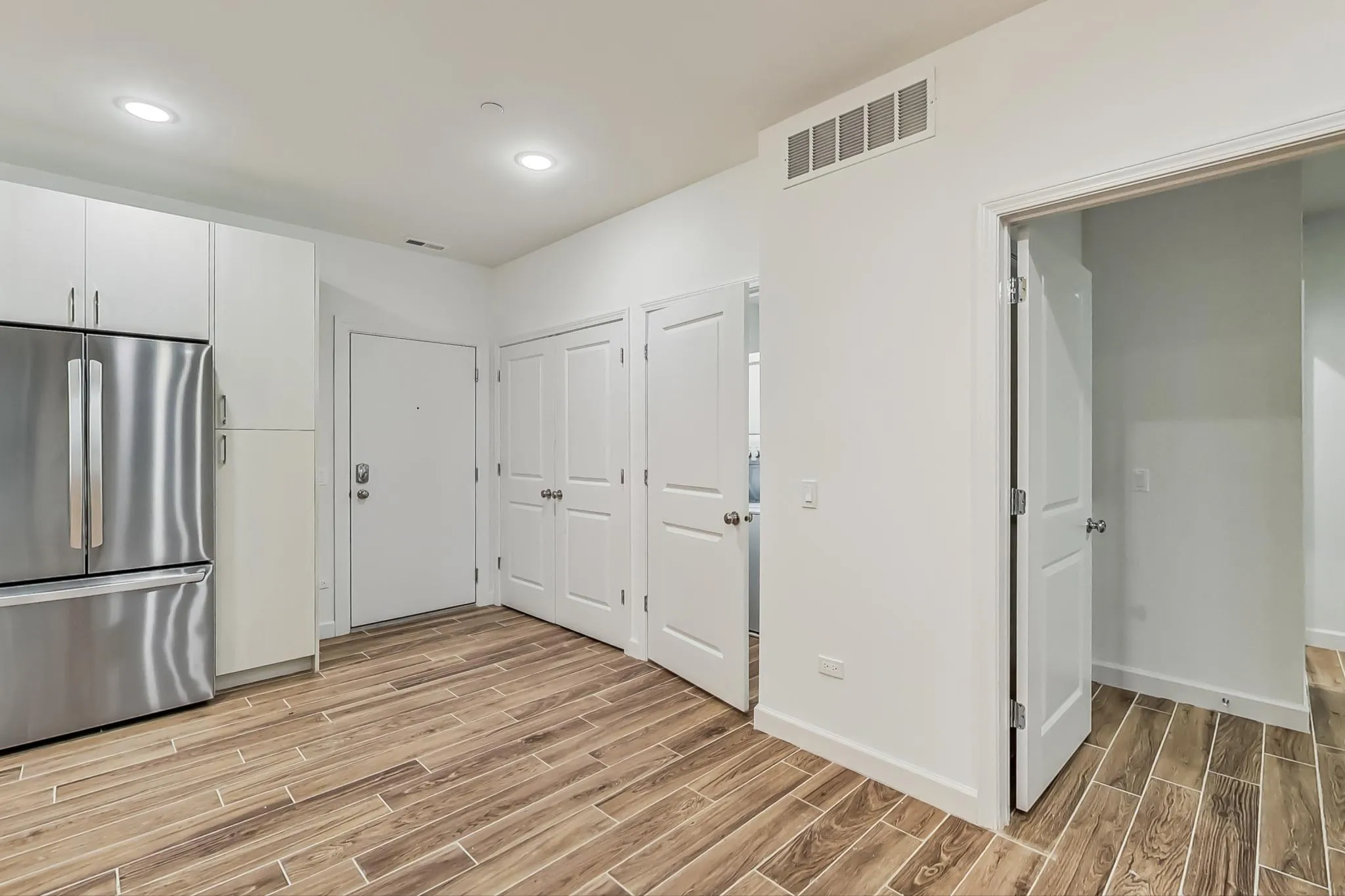 6122 S University Ave, ,  60637, USA 60637-unit#201-Chicago-IL