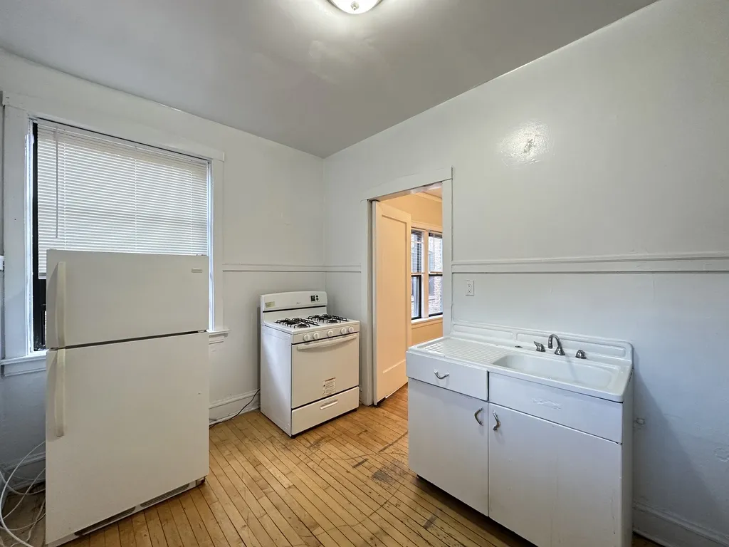 1307 Oak Ave, Evanston,  60201, USA 60201-unit#3W-Chicago-IL