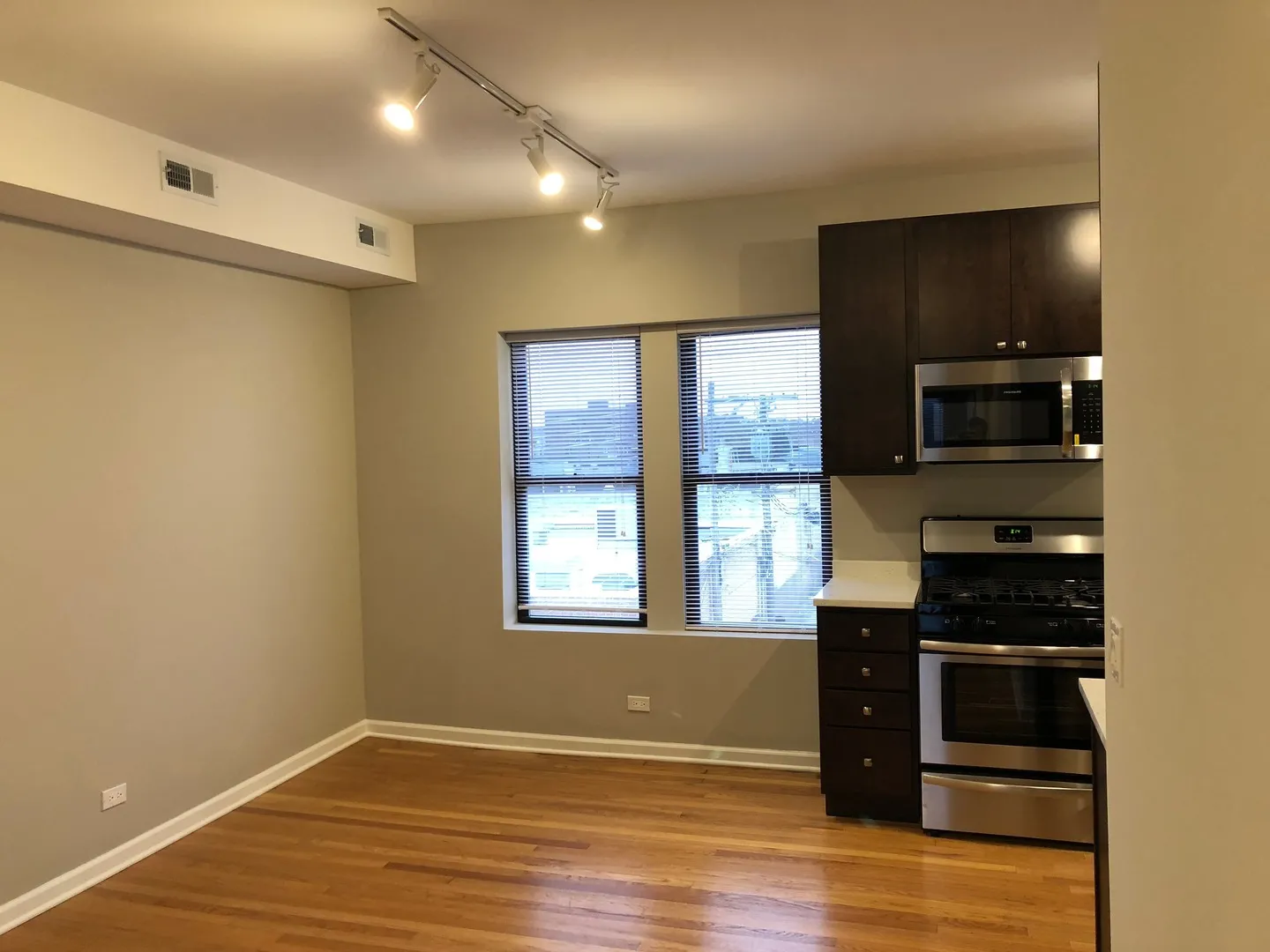 3215 W Cullom Ave, ,  60618, USA 60618-unit#2-Chicago-IL
