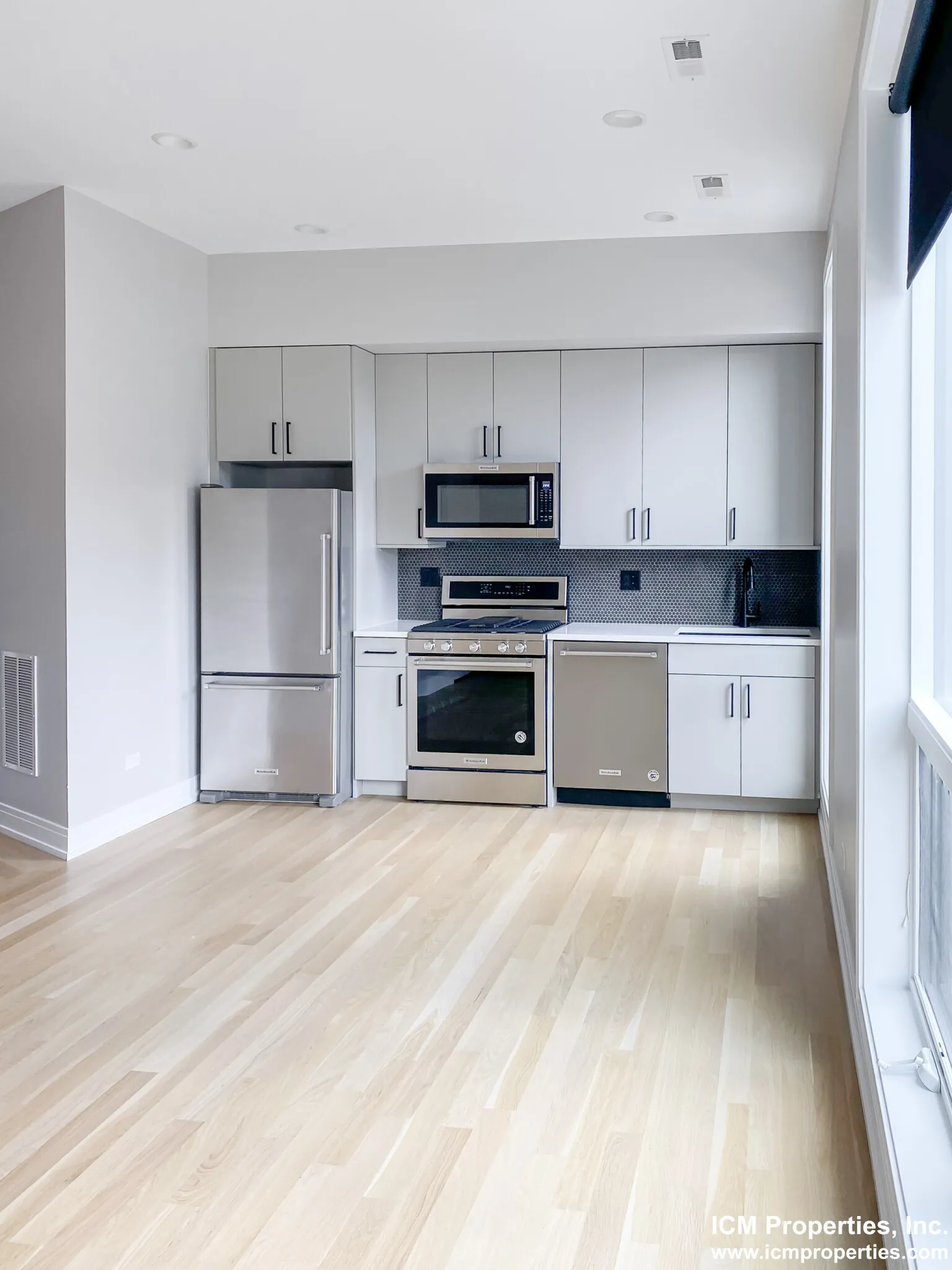 1050 W Cornelia Ave, , 60657, USA 60657-unit#1050-202-Chicago-IL