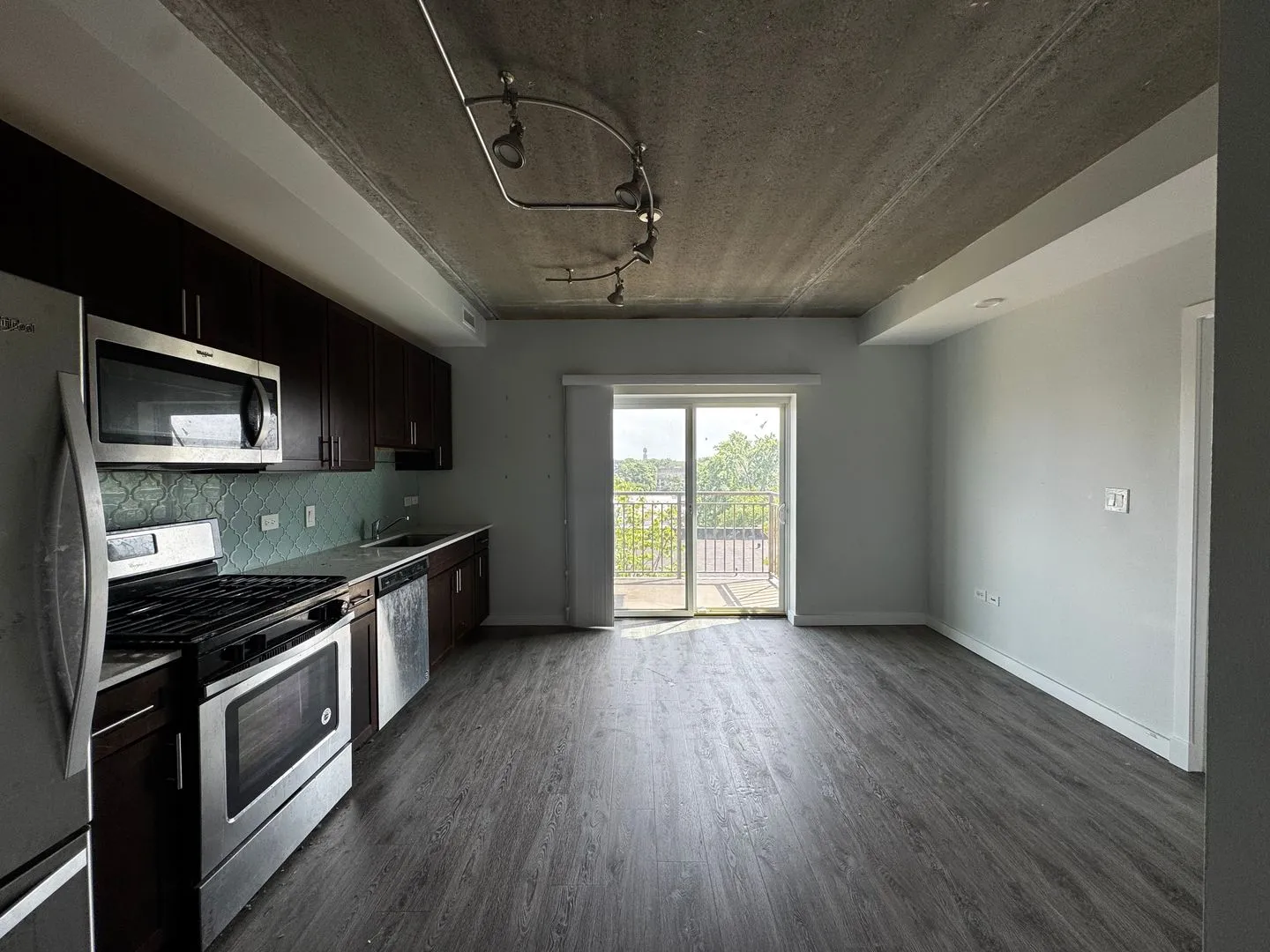 1323 W Morse Ave, ,  60626, USA 60626-unit#402-Chicago-IL