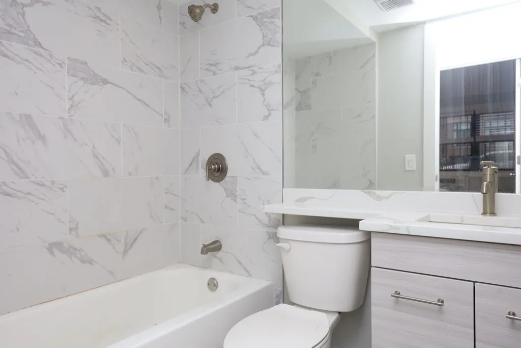 445 W Barry Ave, , 60657, USA 60657-unit#102-Chicago-IL