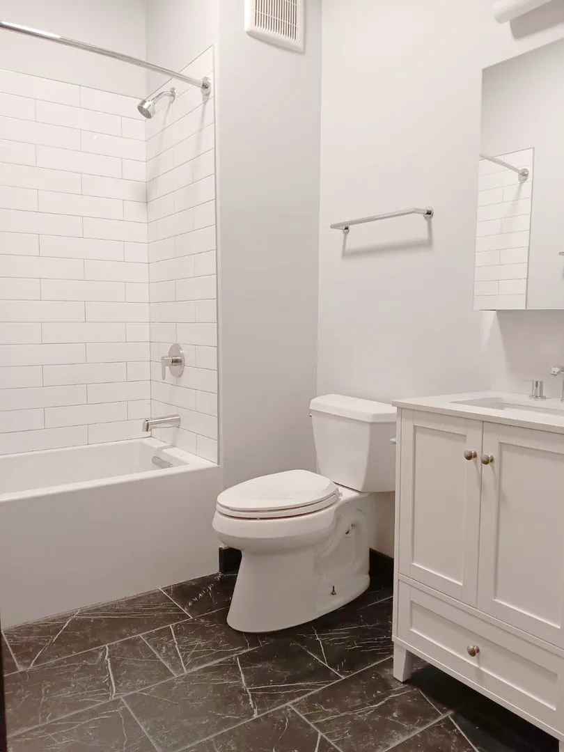 4046 N Hermitage Ave, , 60613, USA 60613-unit#303-Chicago-IL