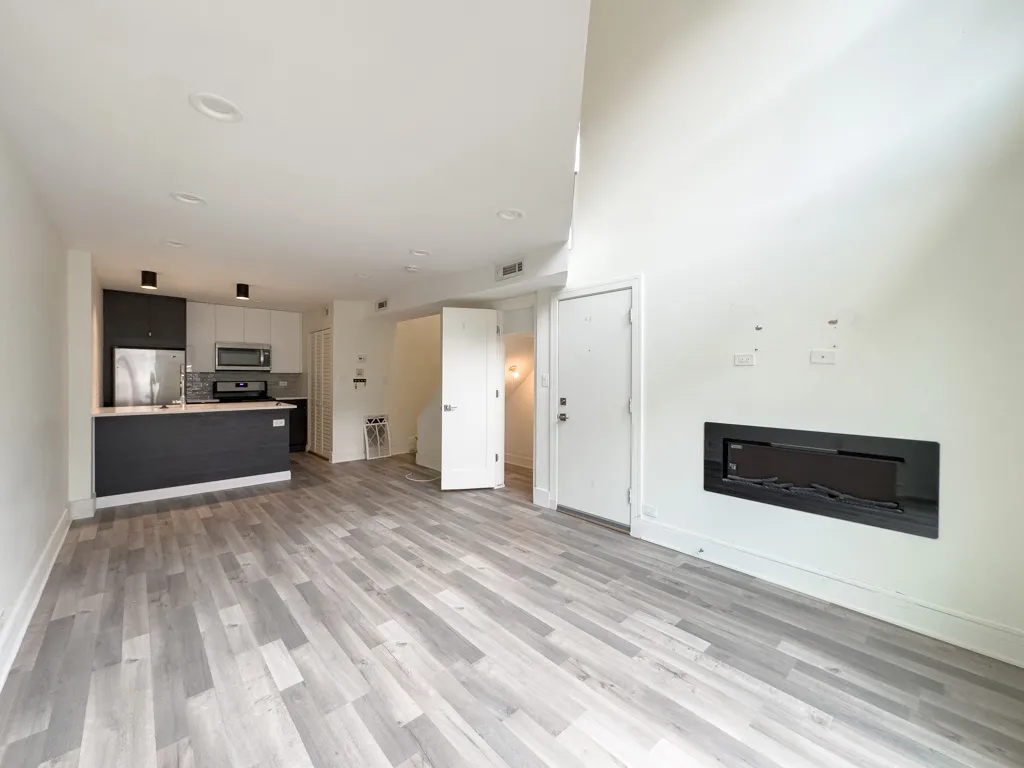 944 W Grace St, , 60613, USA 60613-unit#A102-Chicago-IL