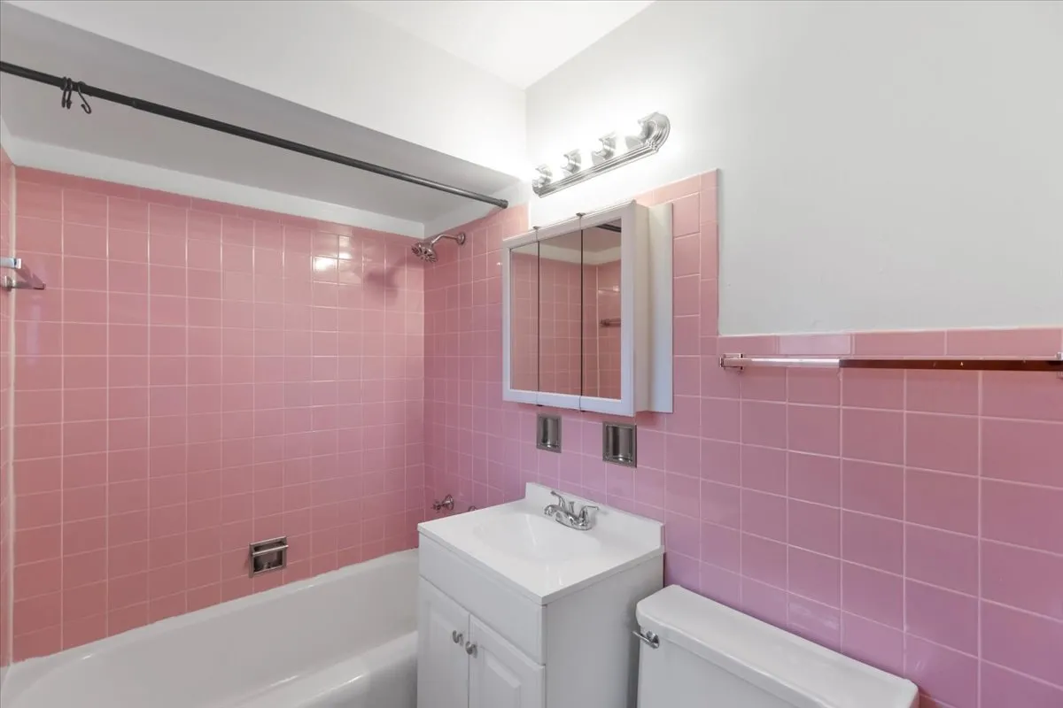 6212 W 64th Pl, , 60638, USA 60638-unit#102-Chicago-IL