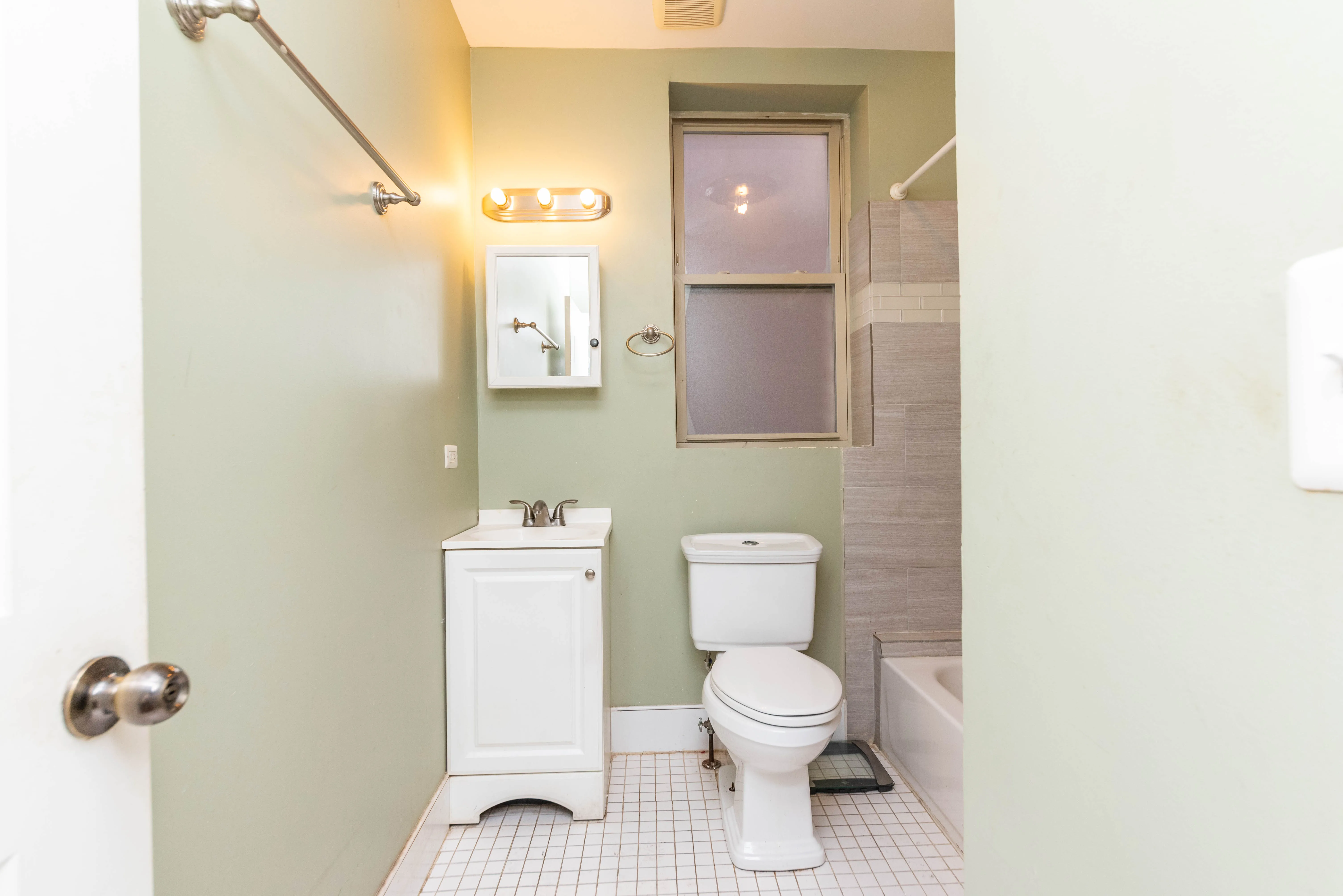 2812 E 76th St, ,  60649, USA 60649-unit#3-Chicago-IL