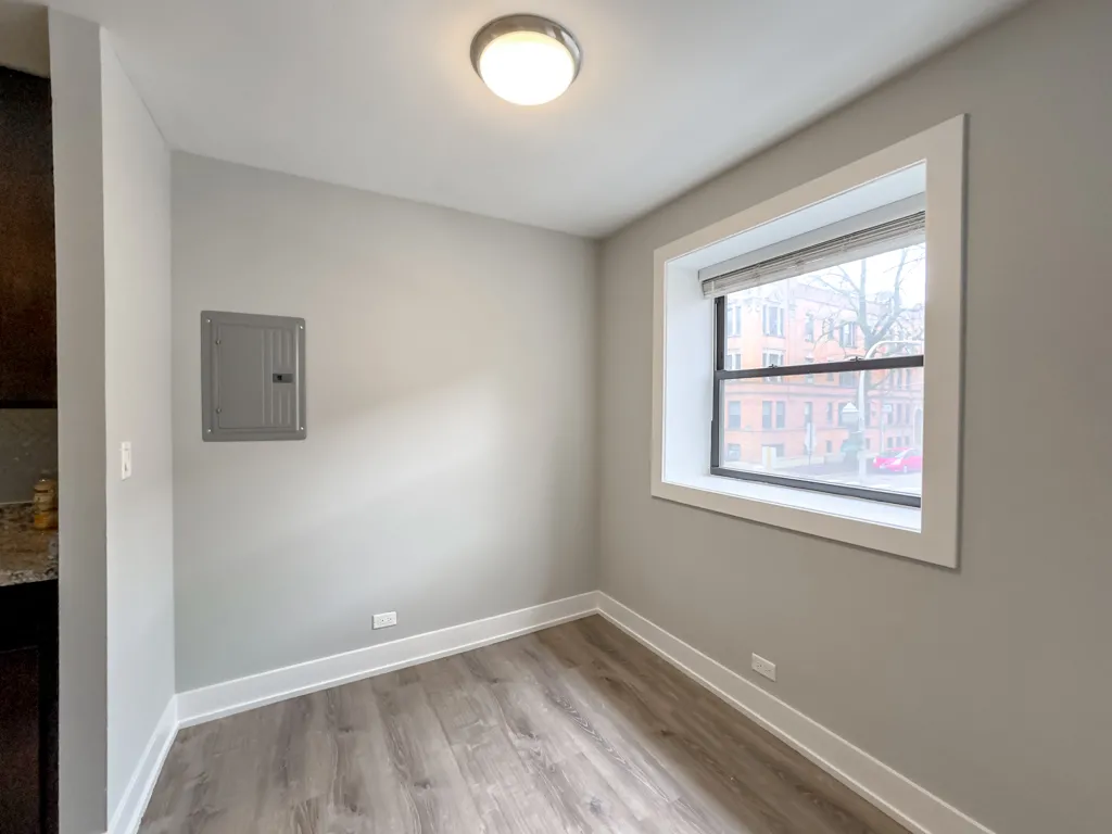 530 W Surf St, ,  60657, USA 60657-unit#202-Chicago-IL