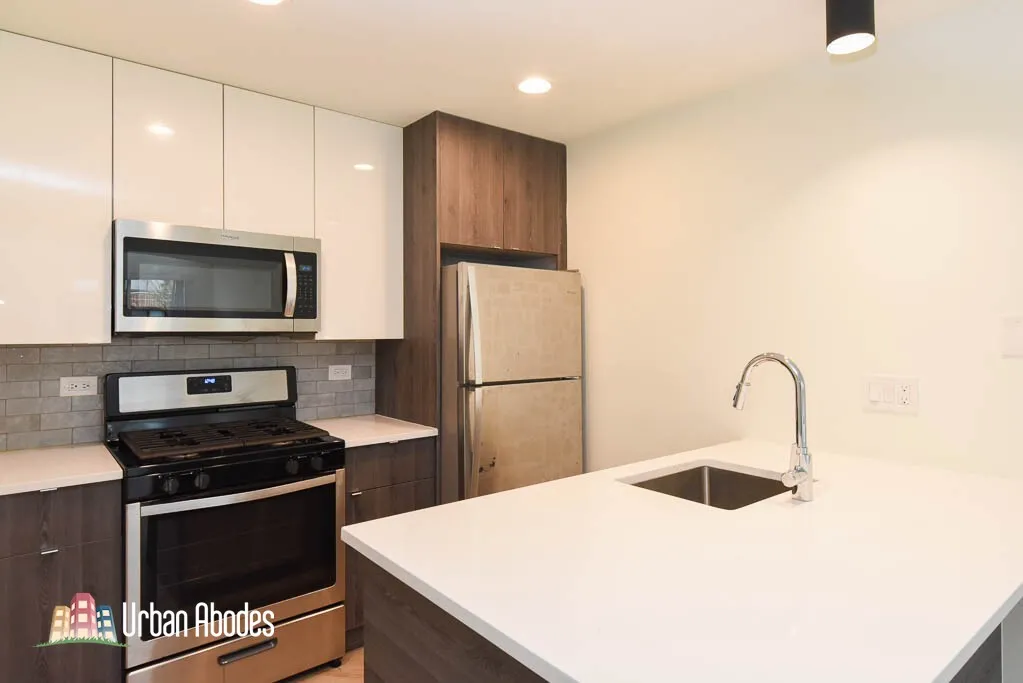 944 W Grace St, , 60613, USA 60613-unit#J101-Chicago-IL