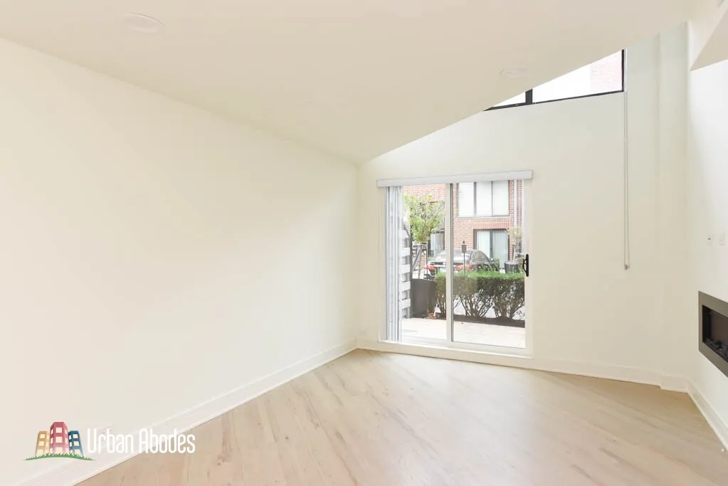 944 W Grace St, , 60613, USA 60613-unit#J101-Chicago-IL