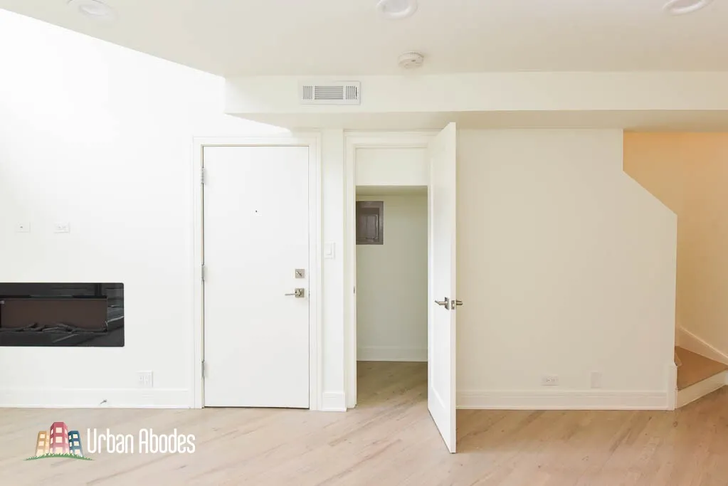 944 W Grace St, , 60613, USA 60613-unit#J101-Chicago-IL