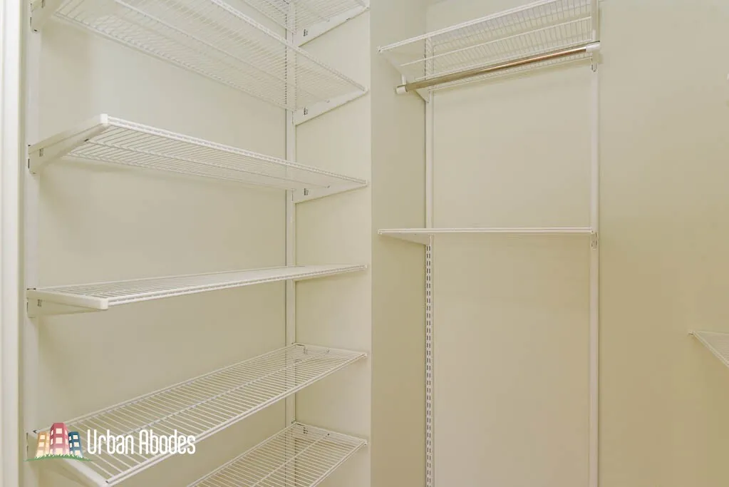 944 W Grace St, , 60613, USA 60613-unit#J101-Chicago-IL