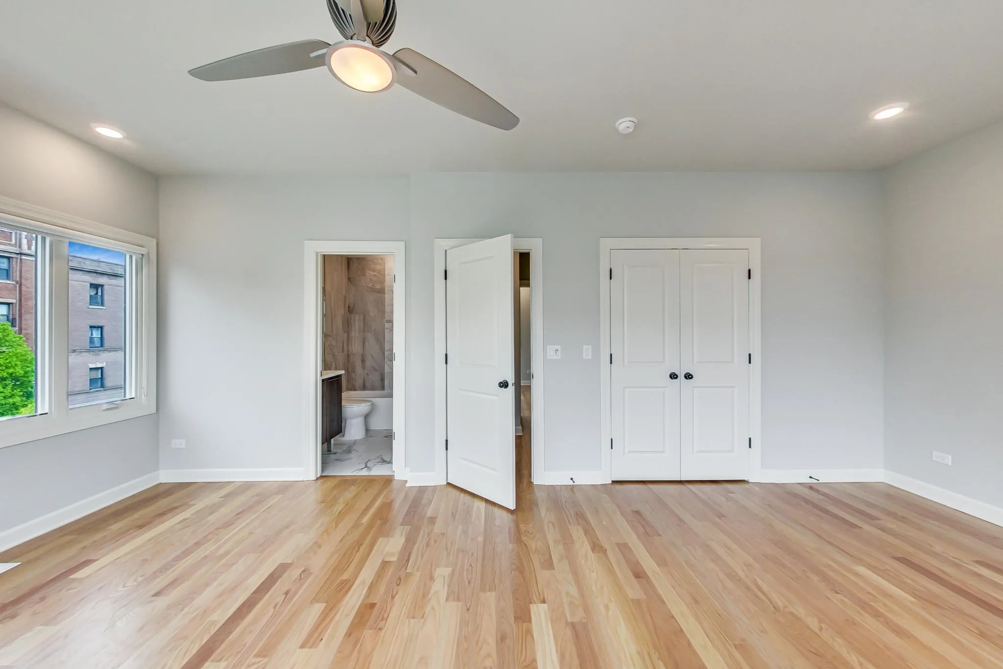 6117 S University Ave, ,  60637, USA 60637-unit#6-Chicago-IL