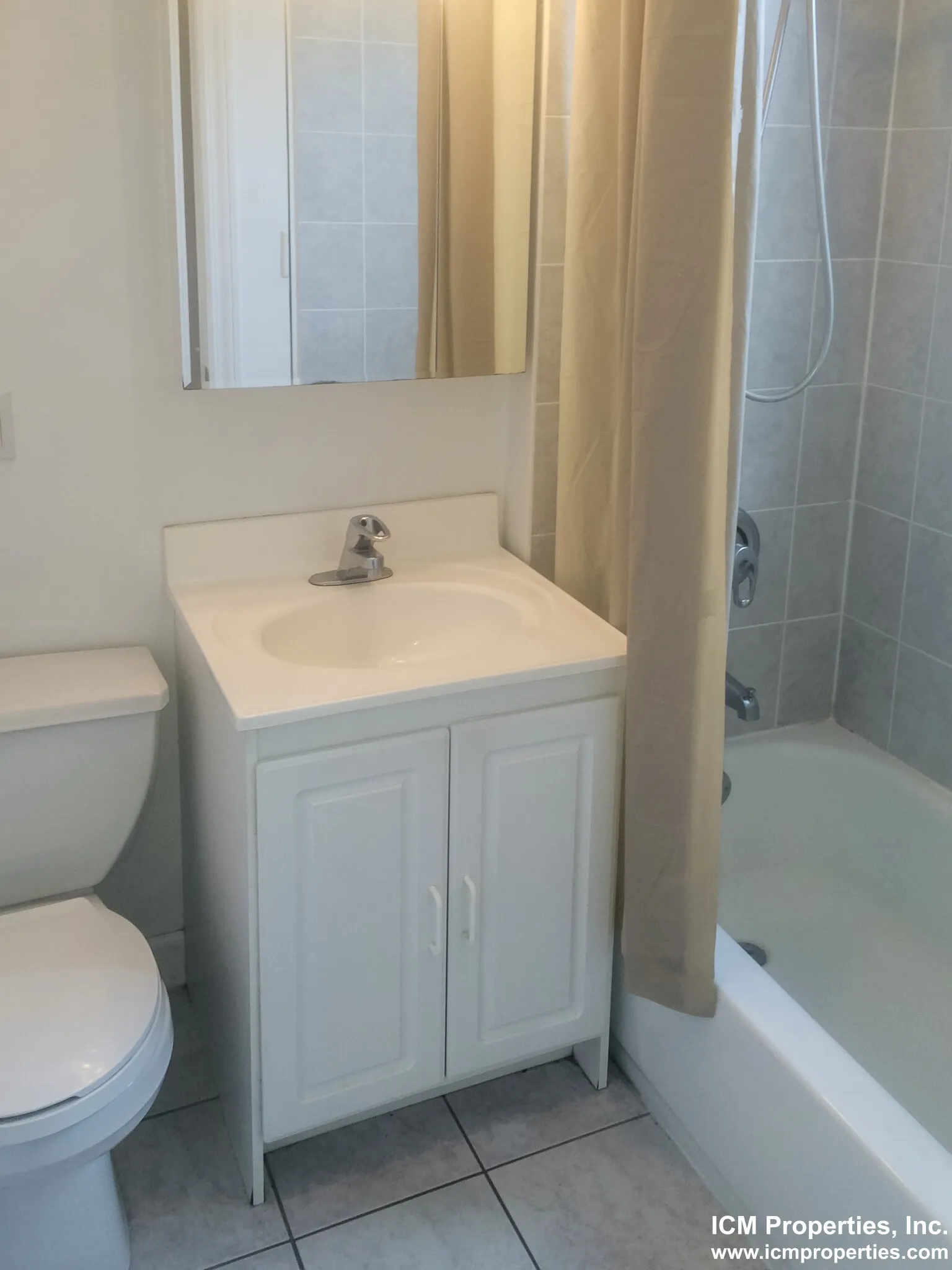 3521 N Broadway, ,  60657, USA 60657-unit#3527-3-Chicago-IL