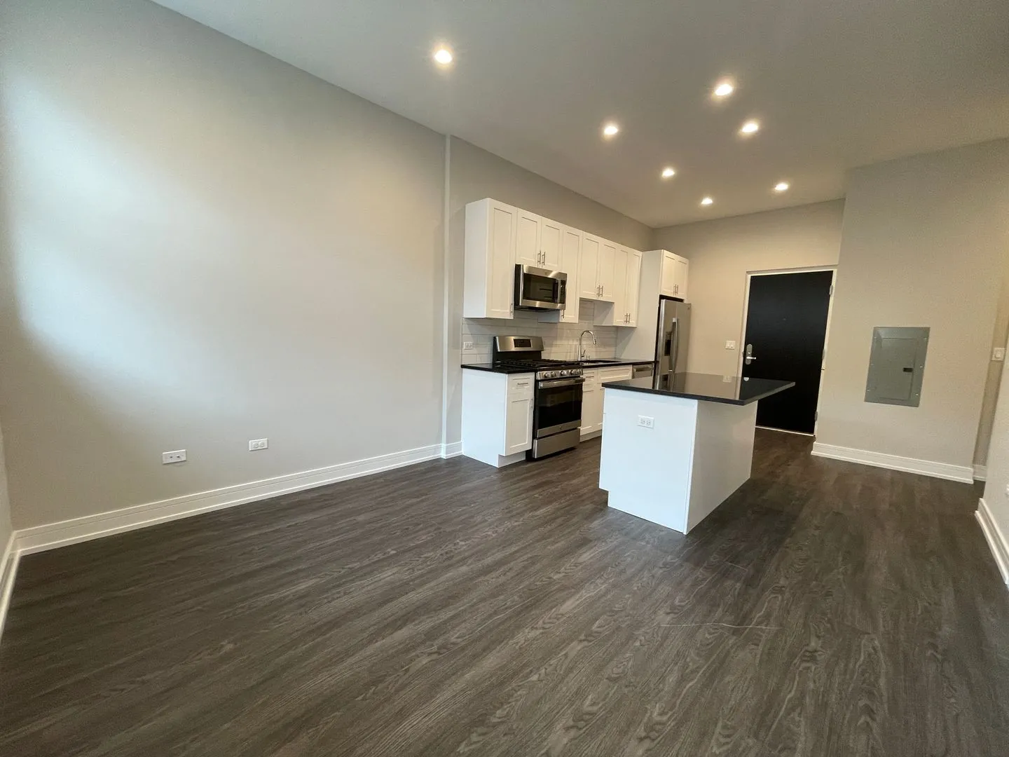 1730 W Greenleaf Ave, ,  60626, USA 60626-unit#1730-202-Chicago-IL