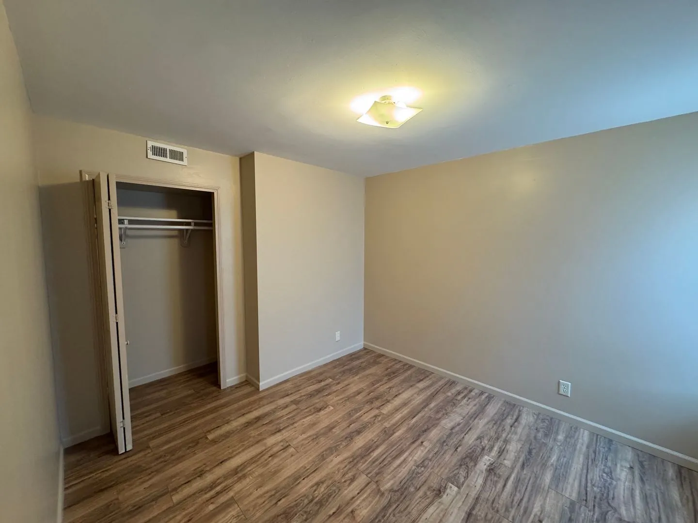 10212 S King Dr, ,  60628, USA 60628-unit#1W-Chicago-IL