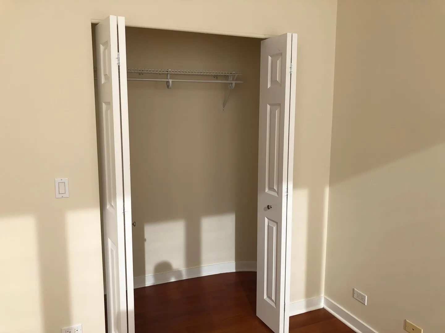 6957 N Greenview Ave, , 60626, USA 60626-unit#4B-Chicago-IL