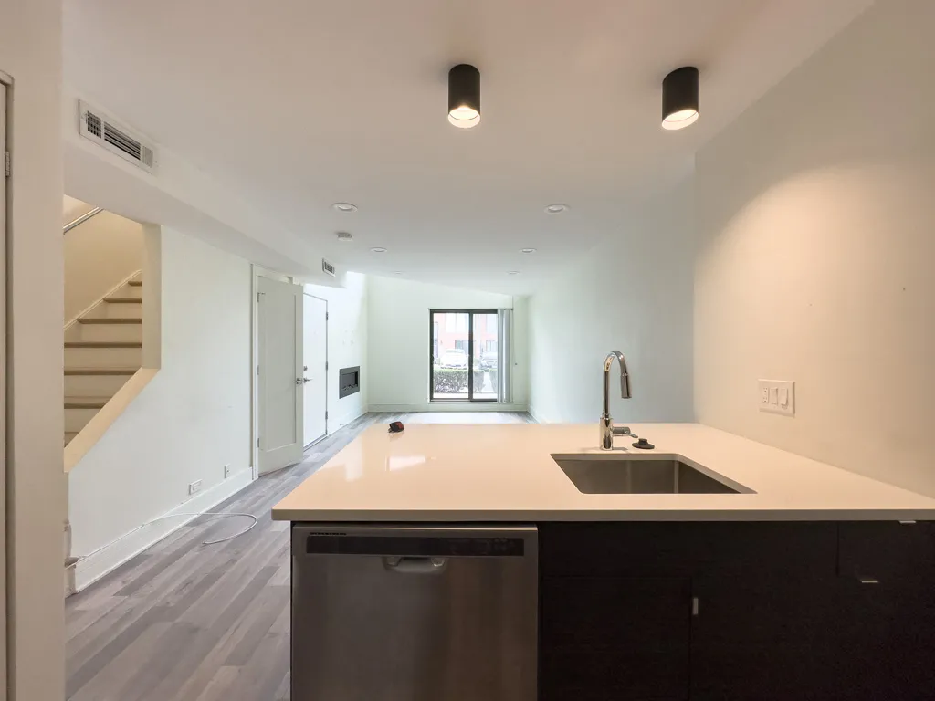 944 W Grace St, , 60613, USA 60613-unit#A102-Chicago-IL