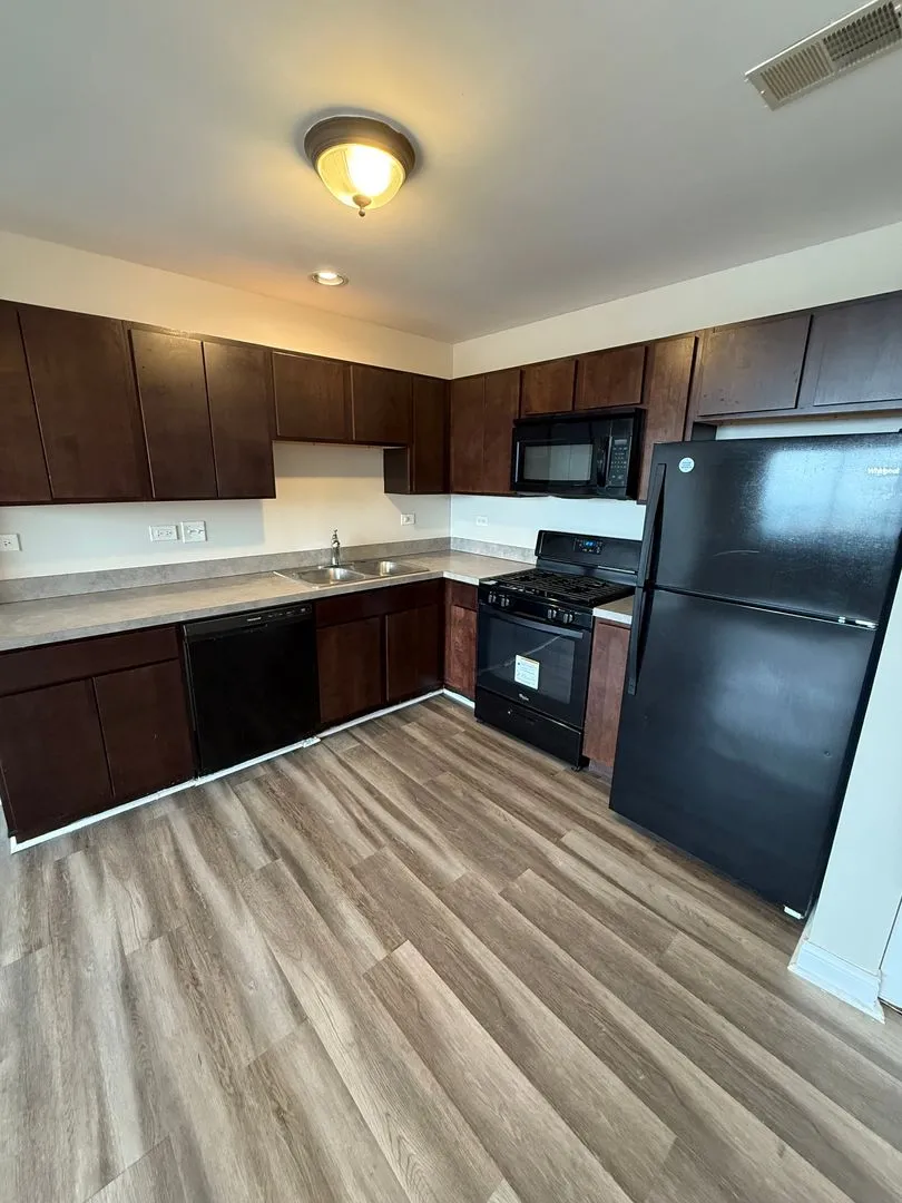 6411 N Rockwell St, ,  60645, USA 60645-unit#512-Chicago-IL