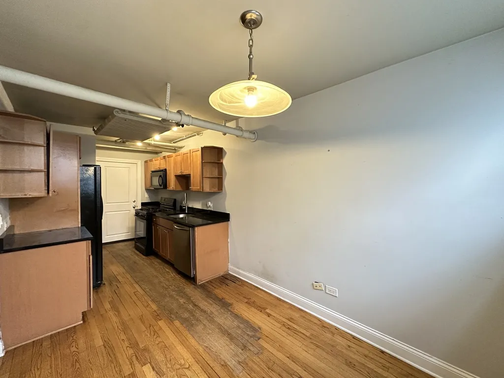 750 W Addison St, ,  60613, USA 60613-unit#G-Chicago-IL