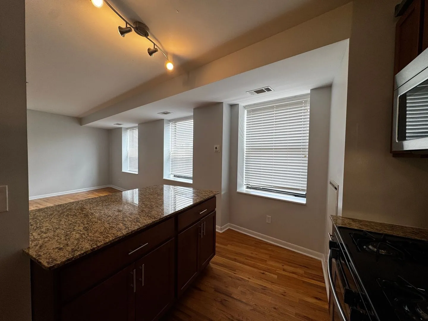 1337 W Fargo Ave, ,  60626, USA 60626-unit#303-Chicago-IL