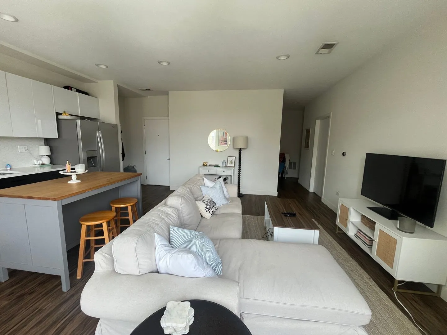 1045 W Cornelia Ave, ,  60657, USA 60657-unit#404-Chicago-IL