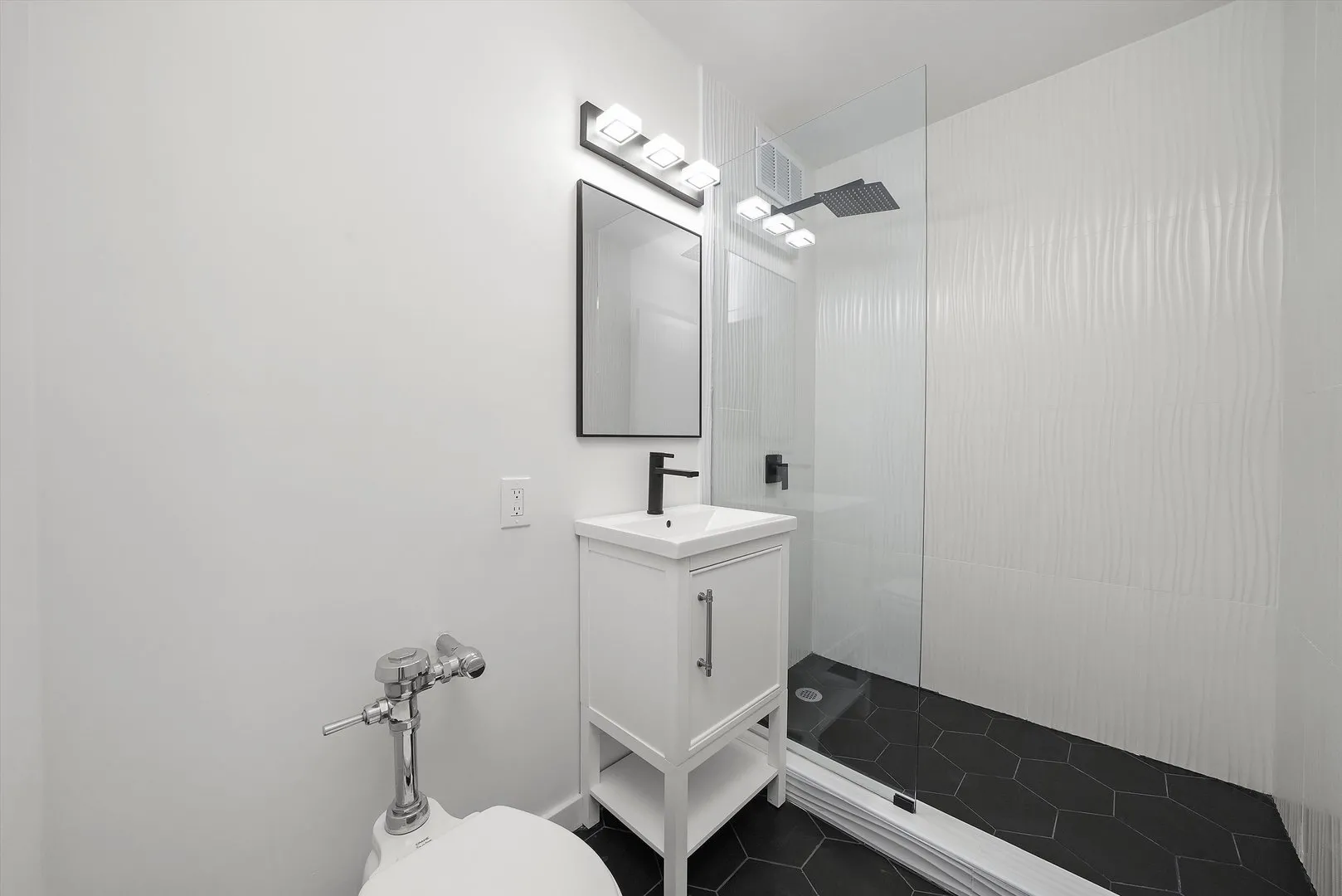 247 E Chestnut St, , 60611, USA 60611-unit#2004-Chicago-IL