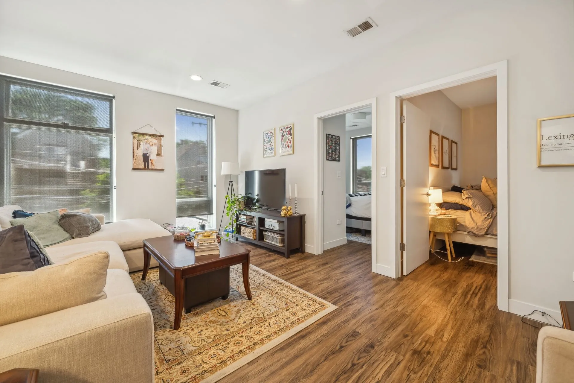 1045 W Cornelia Ave, ,  60657, USA 60657-unit#102-Chicago-IL