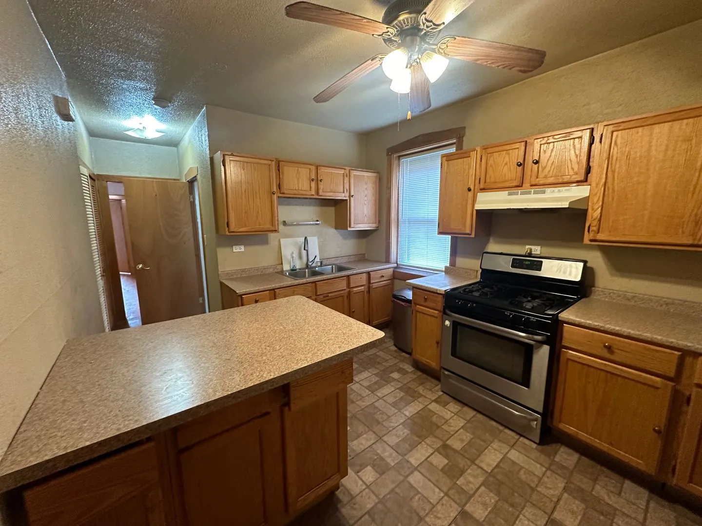 5438 W Potomac Ave, ,  60651, USA 60651-unit#2W-Chicago-IL