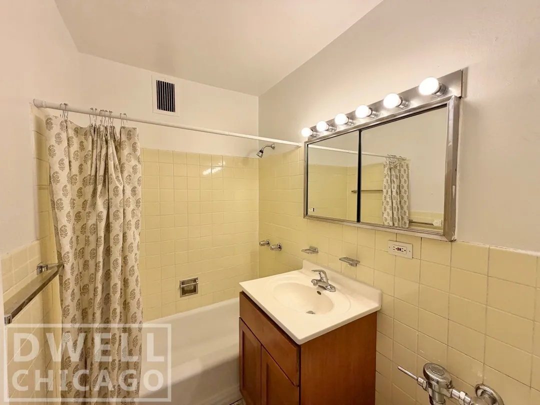 5650 N Sheridan Rd, ,  60660, USA 60660-unit#22D-Chicago-IL