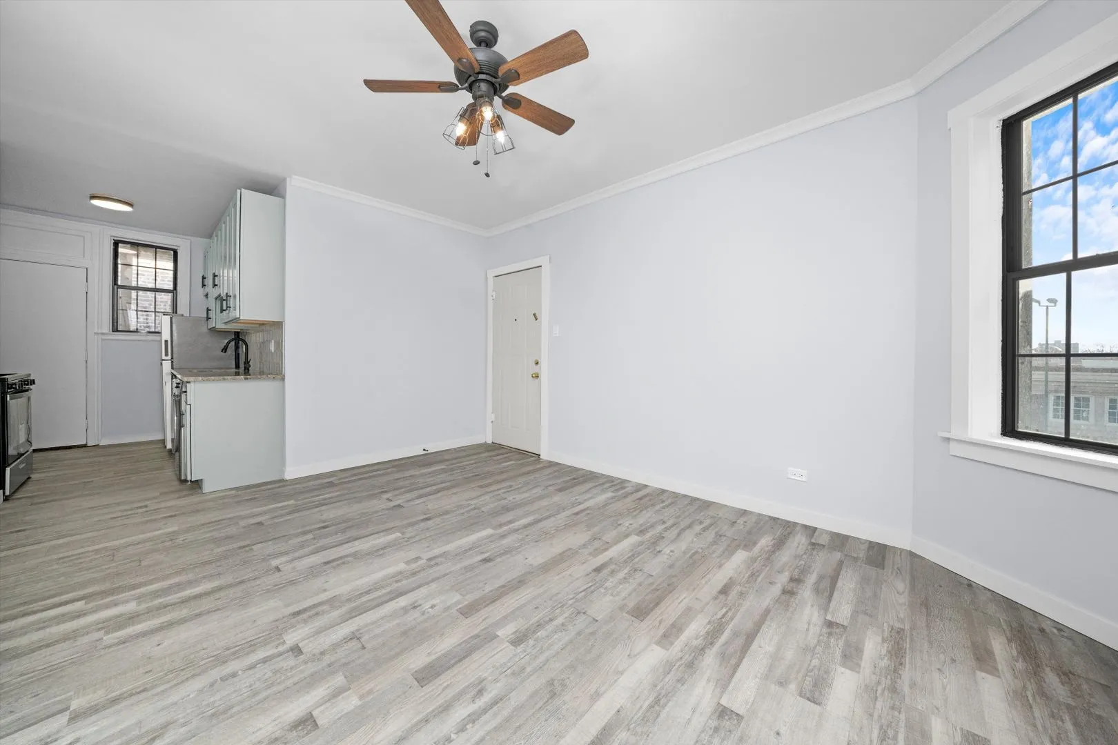 6126 S Ingleside Ave, ,  60637, USA 60637-unit#1W-Chicago-IL