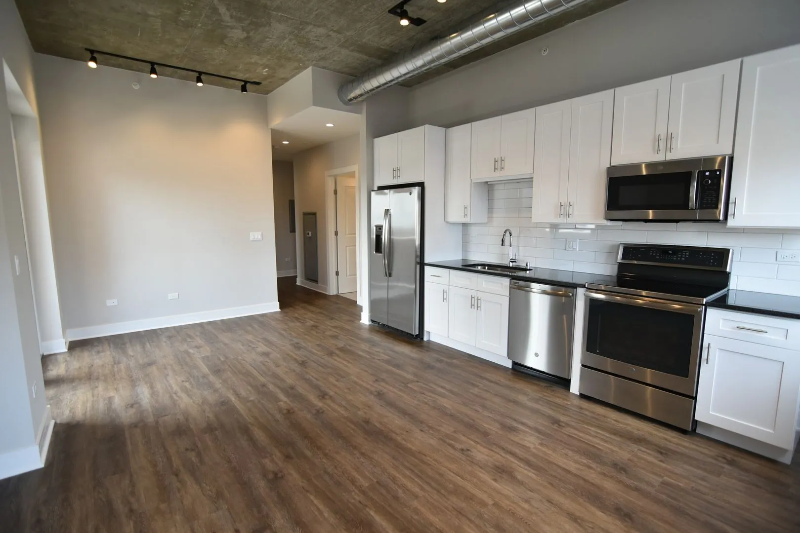 N Broadway, , , USA IL-unit#3833-712-Chicago-IL