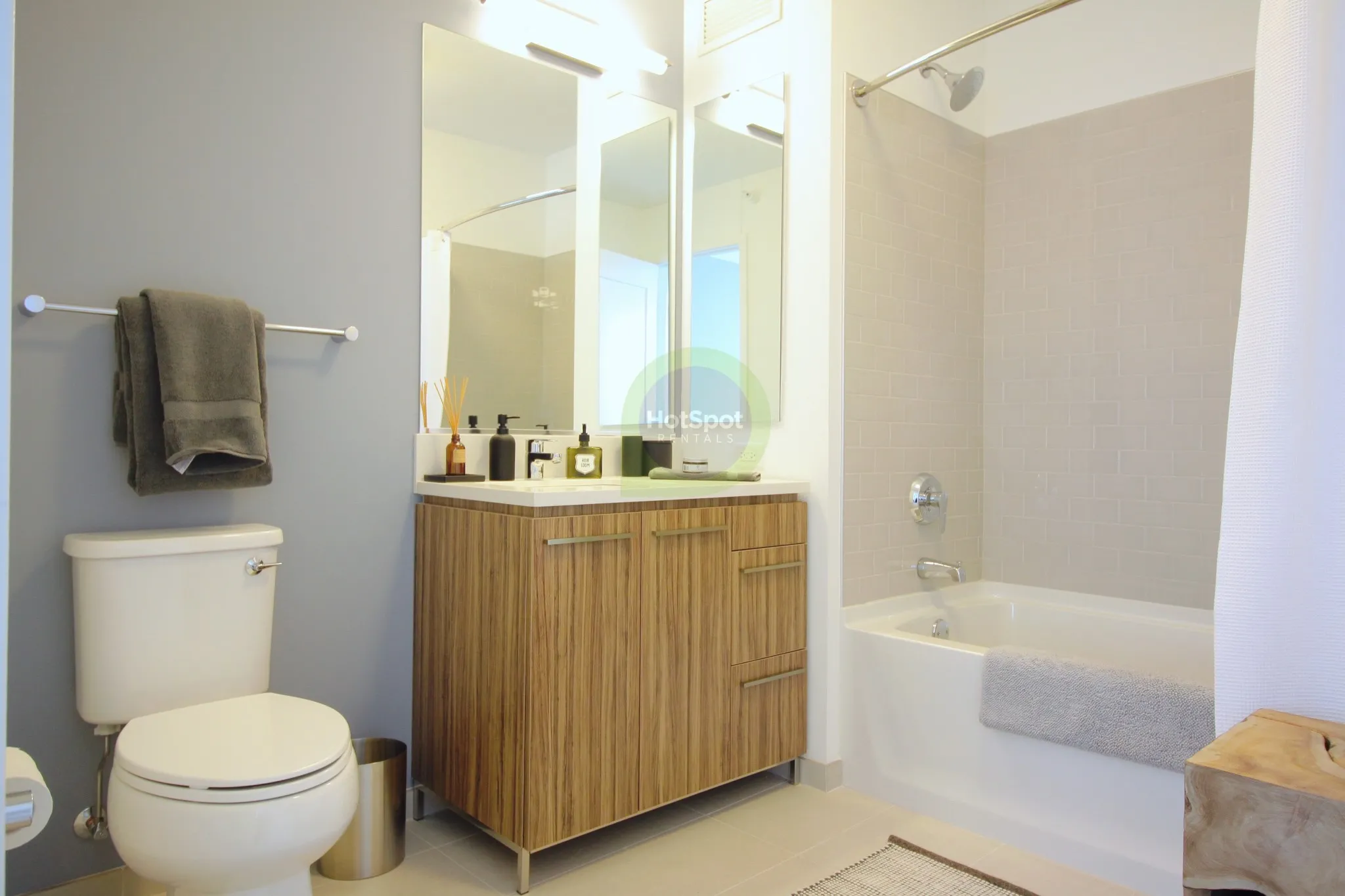 343 W Wolf Point Plaza, ,  60654, USA 60654-unit#STUDIO-Chicago-IL