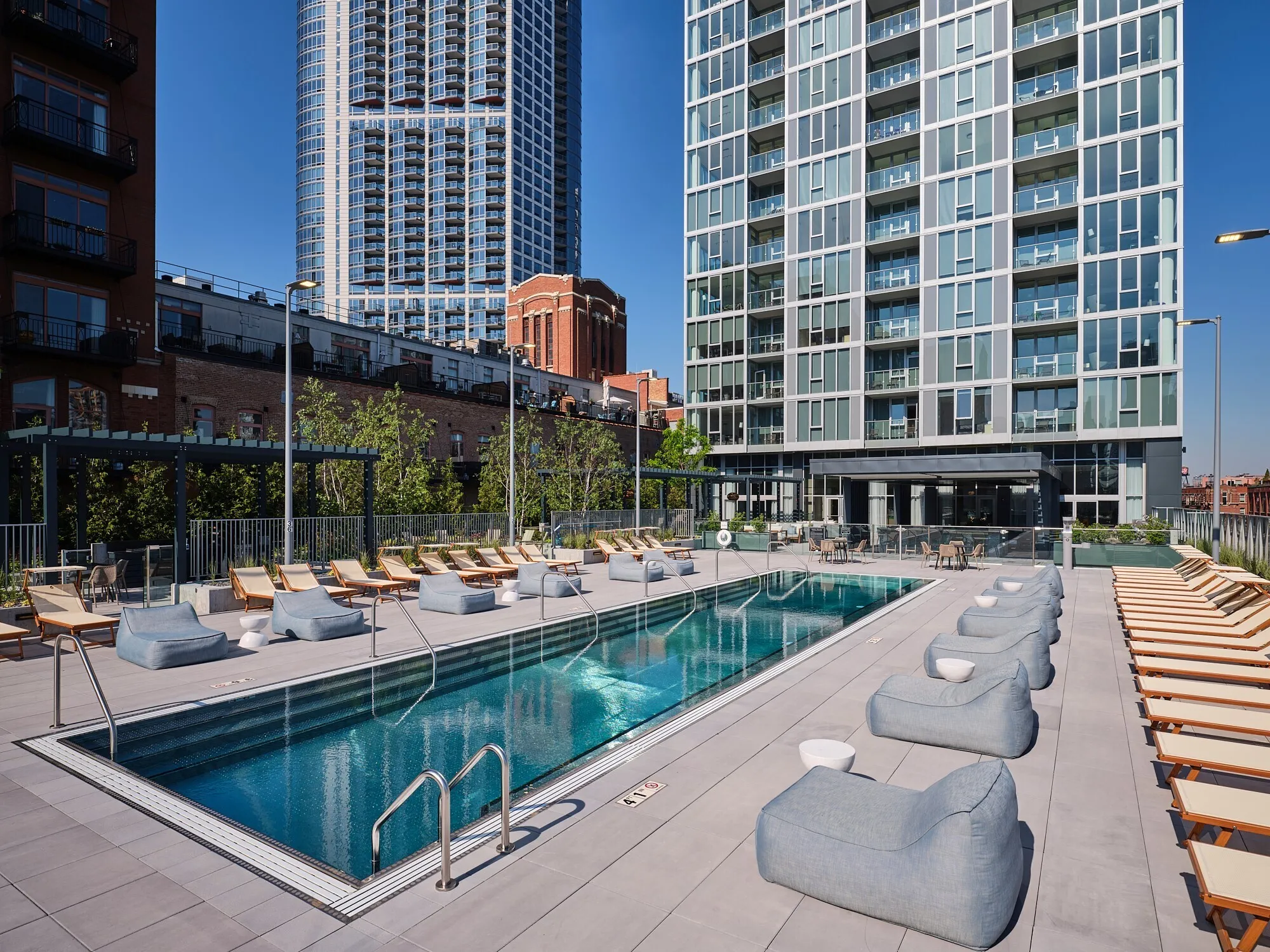 369 W Grand Ave, ,  60654, USA 60654-unit#2/2-Chicago-IL